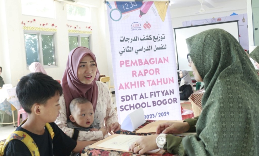 Pembagian Rapor Genap Di SDIT Al Fityan School Bogor