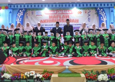 Momen Haru dan Bangga: RA Al-Fityan Medan Sukses Gelar Haflah Akhirussanah TK B 2025