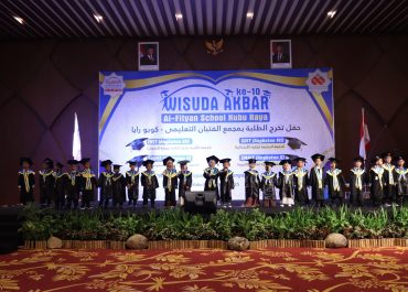 Wisuda Akbar ke-10 Al-Fityan Kubu Raya: Cetak Generasi Berprestasi & Berakhlak Mulia
