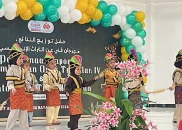 Meriahnya Pentas Seni & Penerimaan Raport TKIT Al-Fityan Kubu Raya: Panggung Kecil Penuh Makna