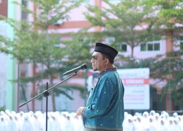 SMA Al Fityan Medan Gelar Upacara Bendera Bersama Anggota DPR RI, Sosialisasikan Pancasila dan Wawasan Kebangsaan