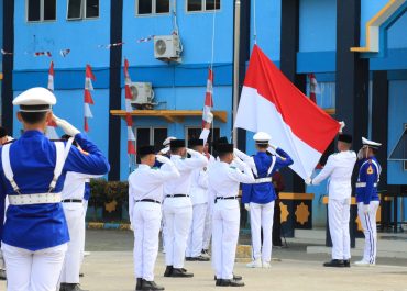 Kibarkan Semangat Nasionalisme, Al-Fityan School Kubu Raya Sukses Gelar Upacara HUT ke-80 RI