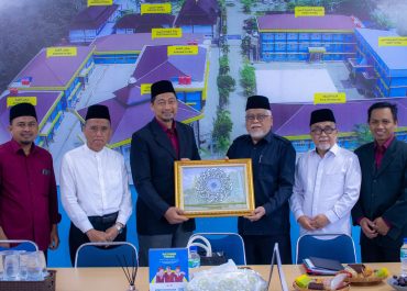Pererat Silaturahmi Lintas Negara, Biro Perkhidmatan Majelis Islam Sarawak Kunjungi Al-Fityan School Kubu Raya