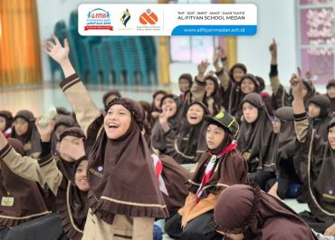 Tingkatkan Kecintaan kepada Rasulullah, Puluhan Siswi SDIT Al-Fityan Medan Antusias Ikuti Kajian "Girl's Meet Up"